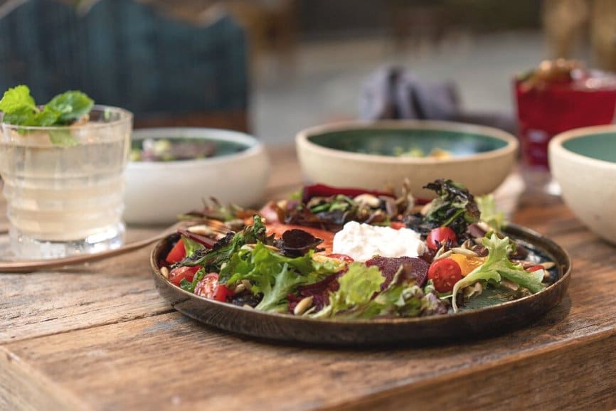 Cocktails and fresh food at Piedrasanta Holbox restaurant