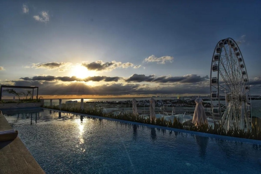 Swimming pool at the Canopy by Hilton Cancún La Isla in Cancun