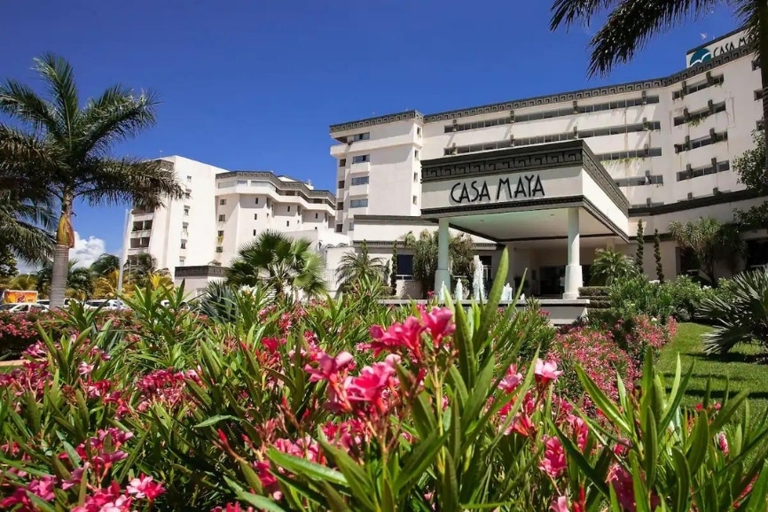 Exterior of the Hotel Casa Maya in Cancun