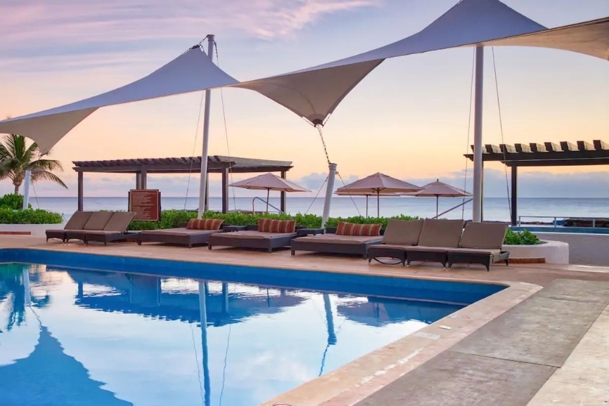 Swimming pool at the GR Caribe by Solaris in Cancun