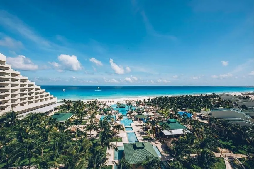 All Inclusive Resorts In Cancun. Beach view at the Iberostar Cancun