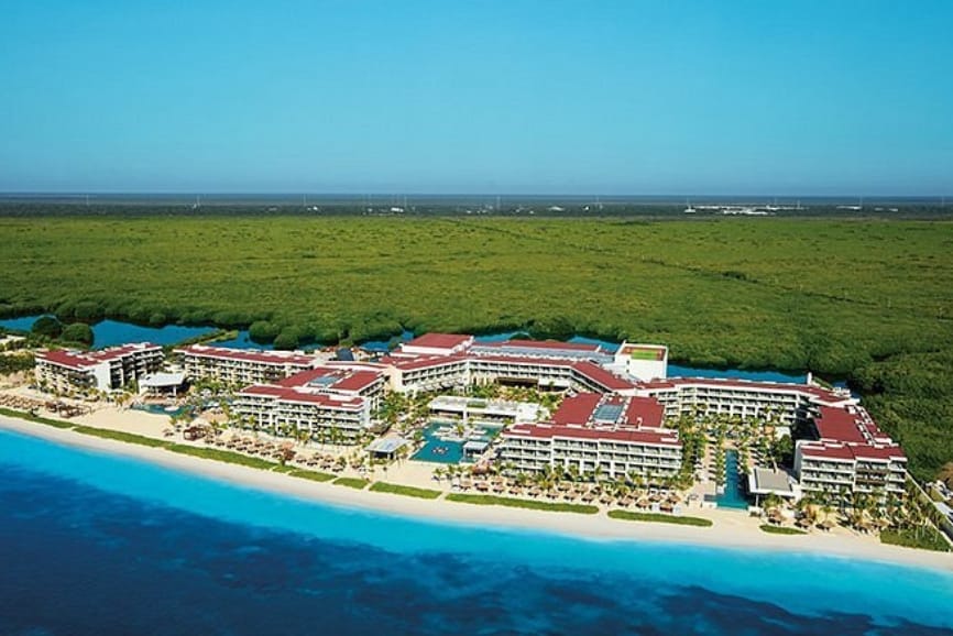 Exterior beach front at Breathless Riviera Cancun