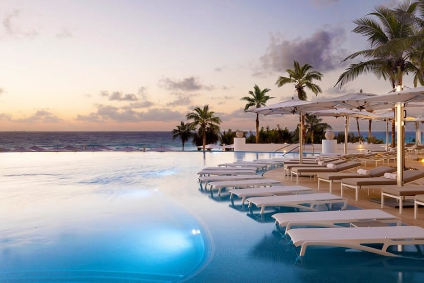 Infinity pool at Le Blanc Resort & Spa Cancun
