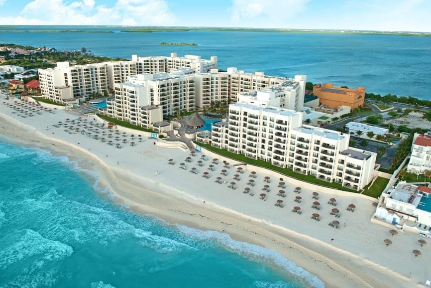 Beach front at the Royal Sands Resort and Spa Cancun