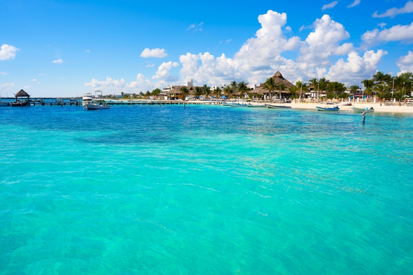 Turquoise waters in Puerto Morelos