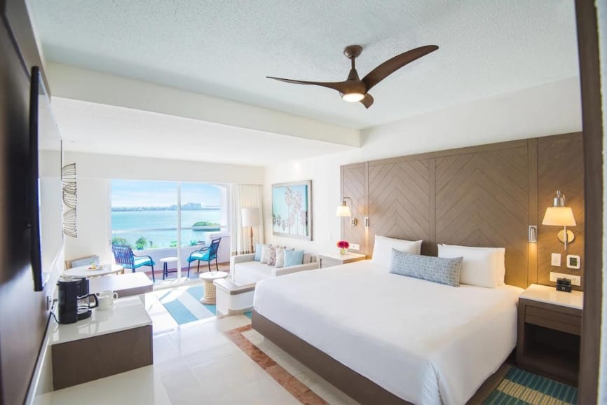 Room at the Wyndham Alltra Cancun Resort & Spa