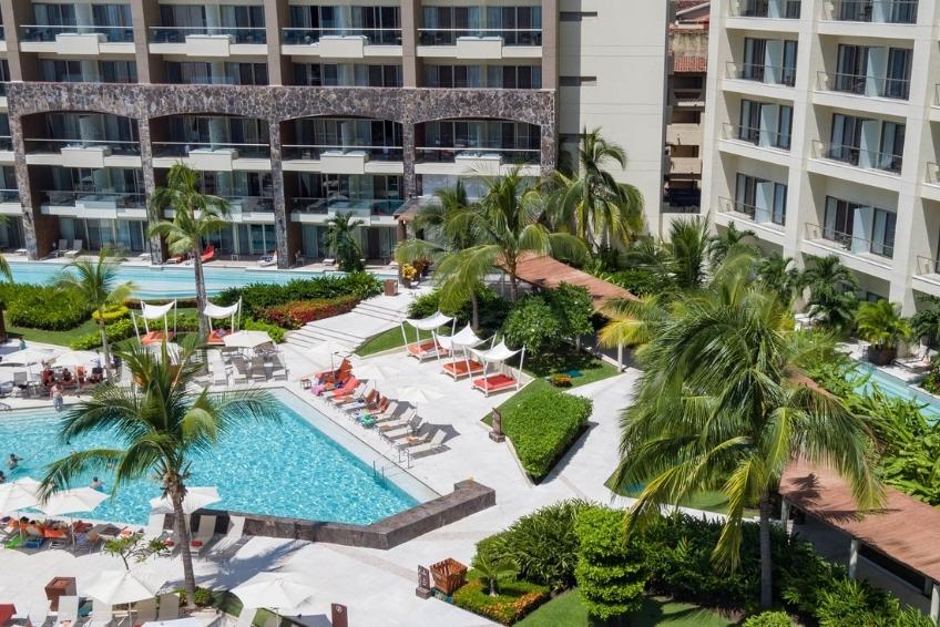 Swimming pool at Dreams Vallarta Bay Resort and Spa in Puerto Vallarta