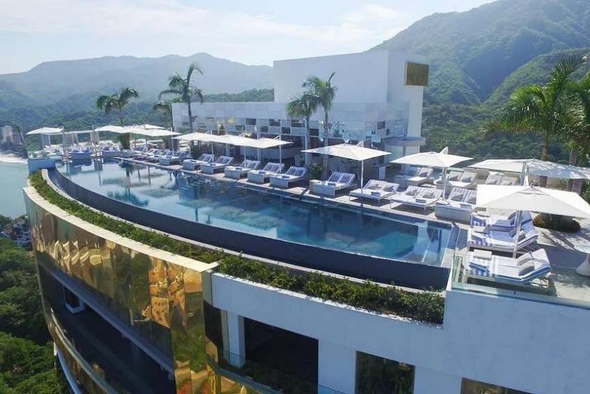 Rooftop pool at the Hotel Mousai Puerto Vallarta