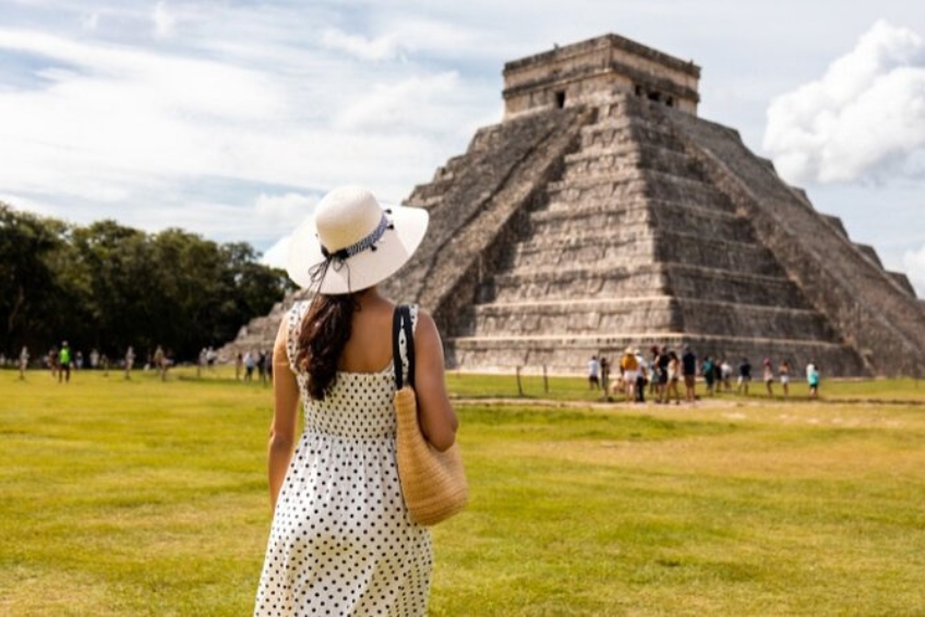 Chichén Itzá Guide: Arrive Early To Beat The Crowds