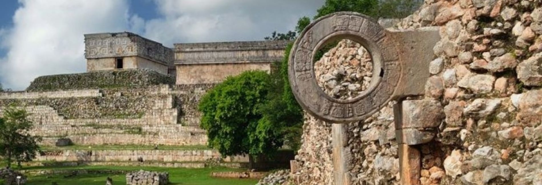 Things To Do At Chichen Itza - The Great Wall Ballcourt